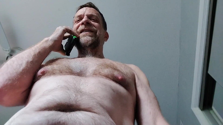 Hairyartist: Bana hizmet ettikçe senin için bir telefon alıyorum 2