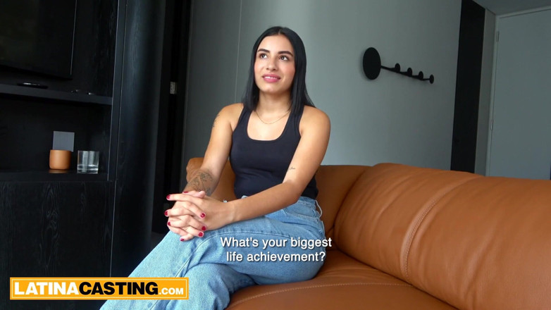 Latina Casting: La bella latina disoccupata ha trovato il suo lavoro da...