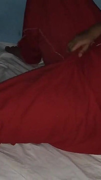 Vysokoškolská studentka masturbuje poté, co viděla penis svého přítele