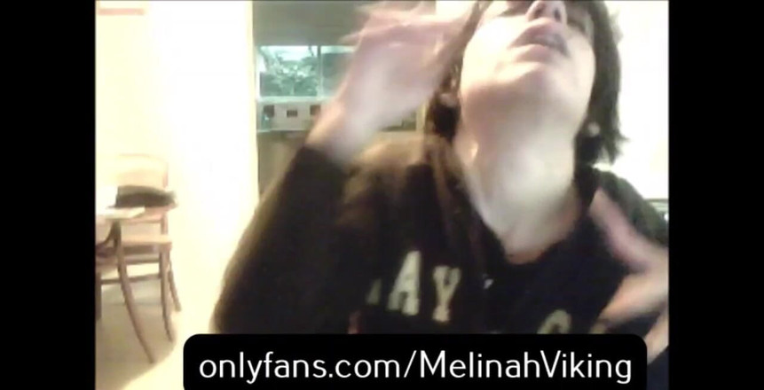 Melinah Viking: Hrátky s holkou