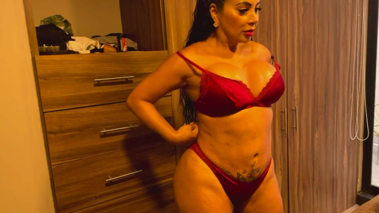 Calientehubxxx: Servire în cameră Gali Diva și Neptune