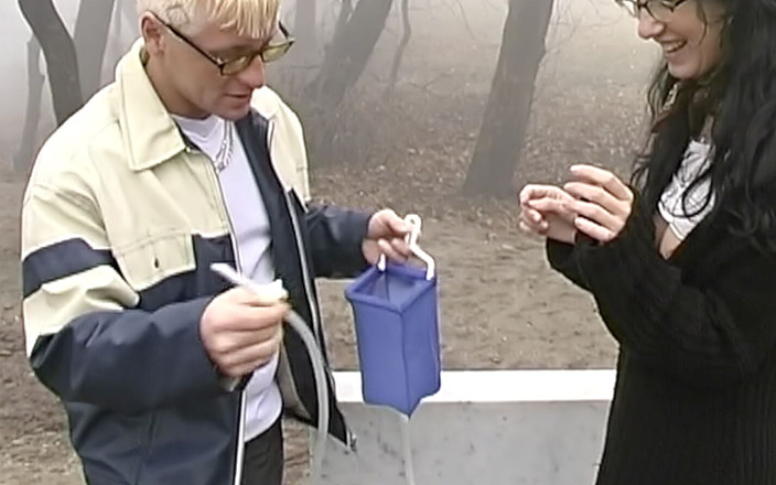 Enema Extreme And Top Girls: Klystýr šuká a Mega Obrovská voda z jejího zadku