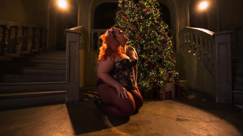 AssGives: Danse torride au sapin de Noël