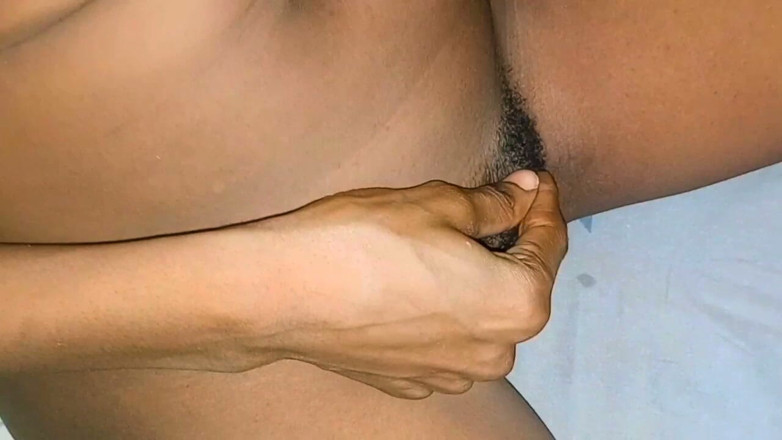 Sexe in real life: 大きな毛深い膣が良いペニスを求めています。