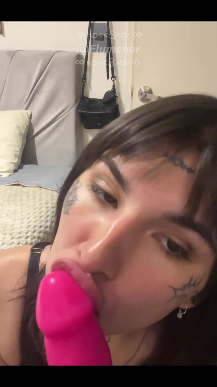 Flumenar: Fem Hot Girl