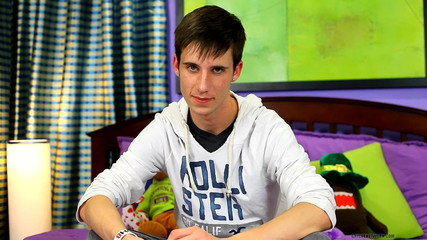 Lollipop Twinks: Un entretien « mordant » avec Adrian