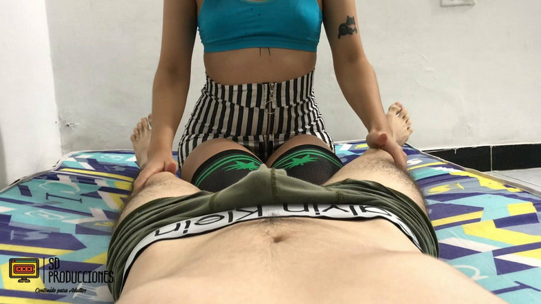 MAFELAGO: Požádejte svoji nevlastní sestru o laskavost, aby mi dala malou...