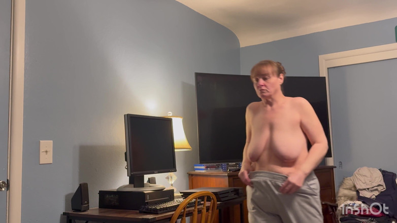 Sweet Marie: Mature Stepmom with Big Boobs and Butthole Loves Your Attention...