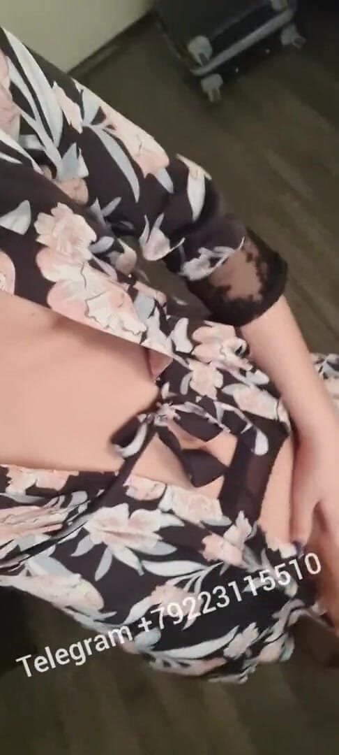 Rublevskaya: Hete Russische ladyboy toont haar lul