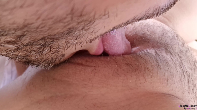 CloseUpCandy: Clitoris jarak dekat! Jilat memek basah yang belum dicukur