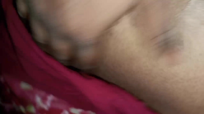 Auntixxx69: Мачуха Гоа трахає її пизду по всій Гоа