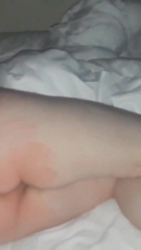 Mani legate mio marito sculaccia il culetto sditalinandomi il buco del culo