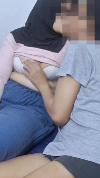 -dc- Hijab-bril heeft ontspanning nodig na de training - Minokiiko
