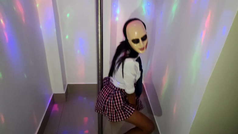 Martin13: Siswa membuat porno buatan sendiri untuk memastikan nilai terbaik dengan...