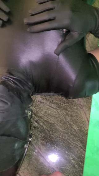 RefillMeAsYouWant: Catsuit ile doldurulmayı sever