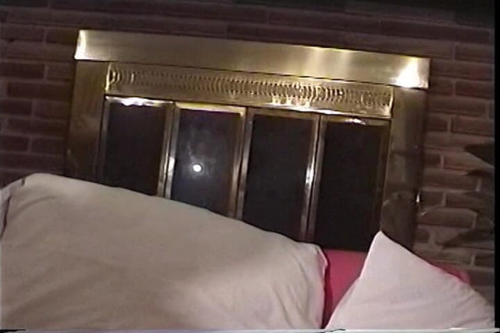 EroticEntertainment.Club: Máy bay bà già tóc vàng bú cu dày sau đó...