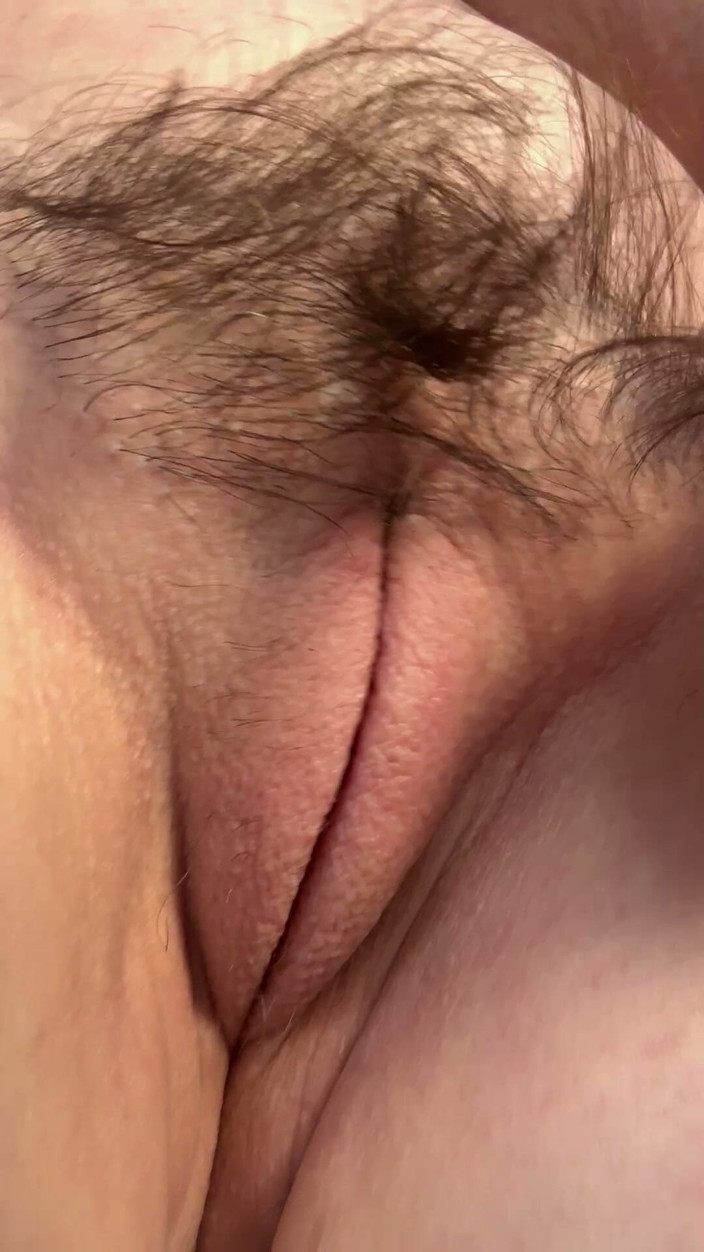 Sophie James: Soaking Wet &amp; Freshly Shaved... Come Look