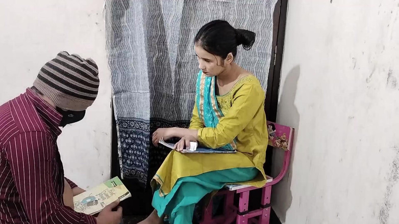NAASRIN KHAN: Öğretmen Ne Apne Öğrenci Ko Boli Chodne Ko