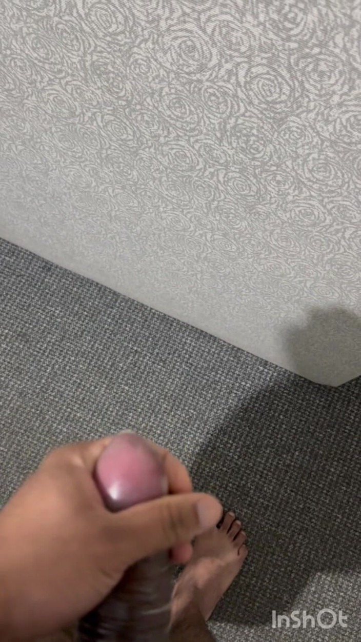 Dick dank: Boy Masturbating in Condom