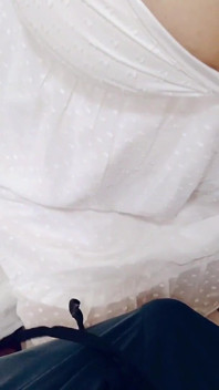 Para se casar com um namorado, ele teve que se livrar de seu tio mais novo.