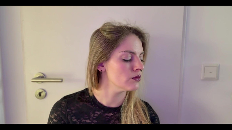 Naughty Natascha: Zblízka Kouření v černé krajce