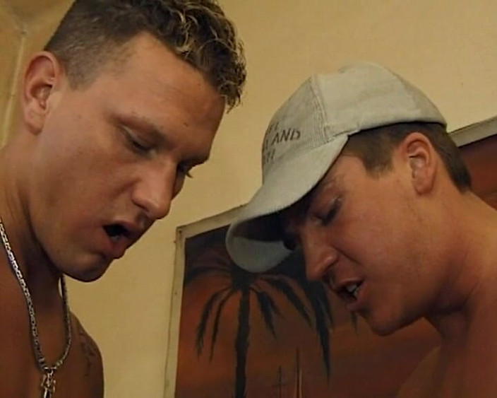 BB Video - Old School: Venkovní orgie s německou amatérskou babičkou a análním sexem