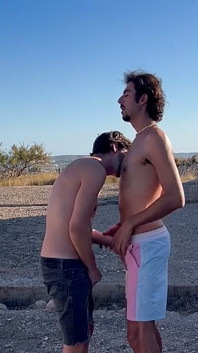 Durante a Trilha, Eu Como O Cu Bem Apertado Do Meu Namorado Contra a Parede Sem Ele Parar De Gemer Pra Mim