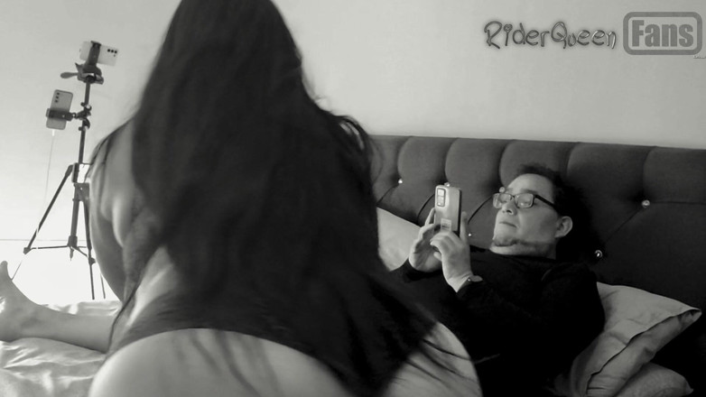 Riderqueen: Suck Dick Husband – Video für Fans
