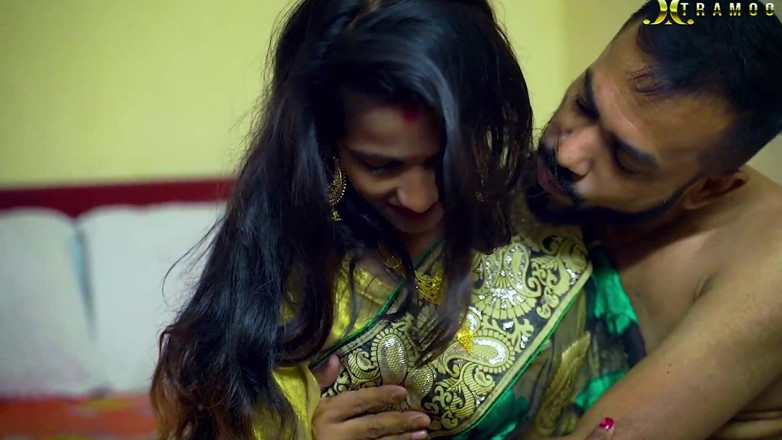 Queen star Desi: A Sexy Handsome Husband Fucked Her Wife When She Ready...
