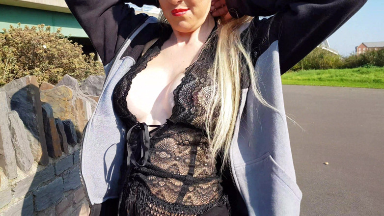 Chloe QOS: Flashing and Wanking