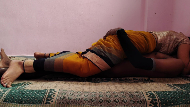 Viralcouple76: Caliente pareja india folla en cama