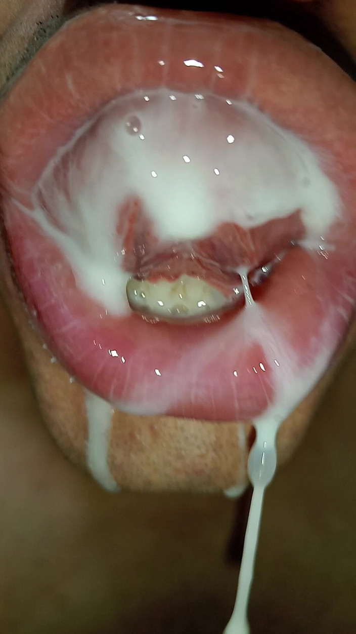 Rey rey: 我喜欢射在我的嘴里，长舌头，亲吻，六包，健身房，顺从，女内衣