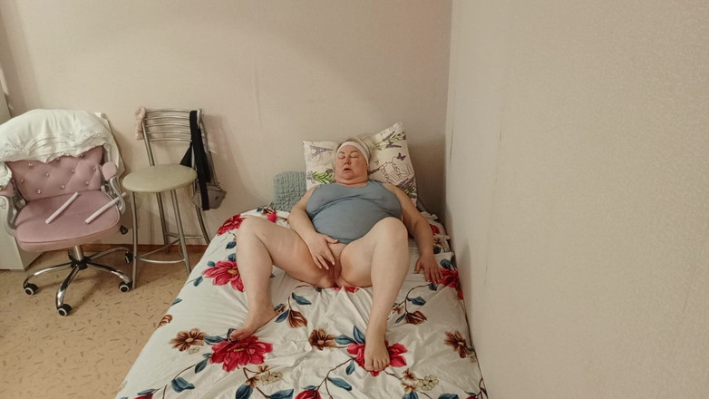 Zona901: Grande madrasta peluda buceta e peitões