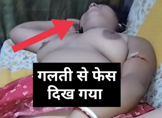 Bongsoniya69: Bhabhi Lying on the Sofa Showing Her Pussy