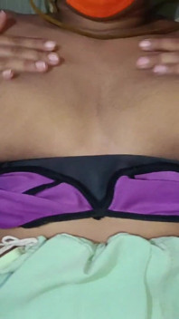 Nuovo video XXX una eccitante ragazza super figa