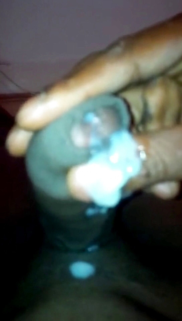 Big black cock BBCee: Nata4sex a casa da sola arrapata si masturba e sborra...