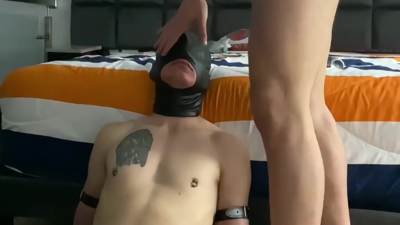 Danmel X: De fiecare dată când îmi strâng mângâia, el se scufundă mai...