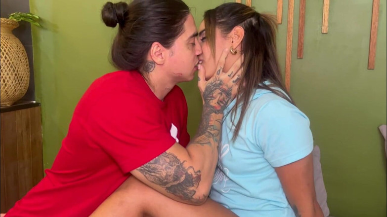 Naty Delgado: 何だって!!義理の妹と浮気したな!別れようかとも思いましたが、私はスリーサムの方が好きでした!