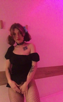 Soft Vulgar: Хияаа! Час для моїх перших відео. Аааа, я так нервую. Будь ласка, насолоджуйтесь, я знаю, що зробив