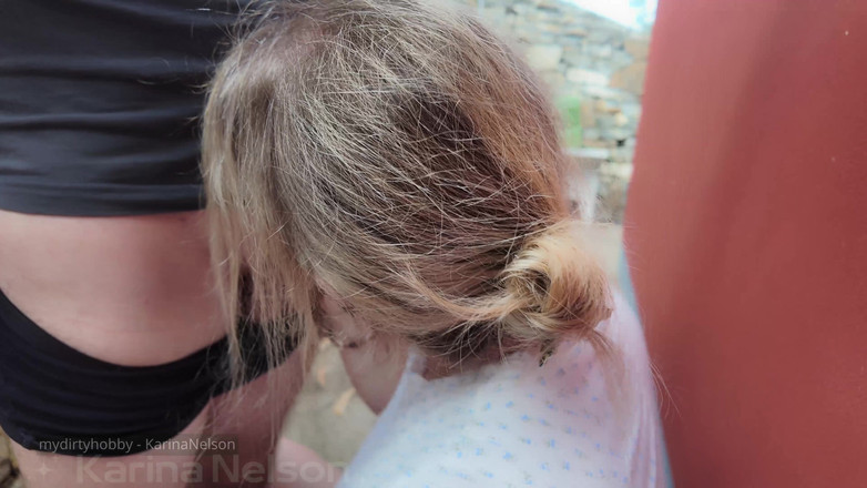 Karina Nelson: Dildoing Beim Wandern Dann Blowjob Bei Fremdem