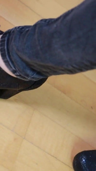 Elegantes tacones de encaje y transparente provocación de nylon