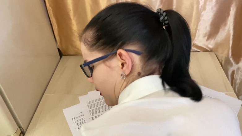 Anna Sky: Patron Anna 4k'da yeni bir çalışan tutuyor