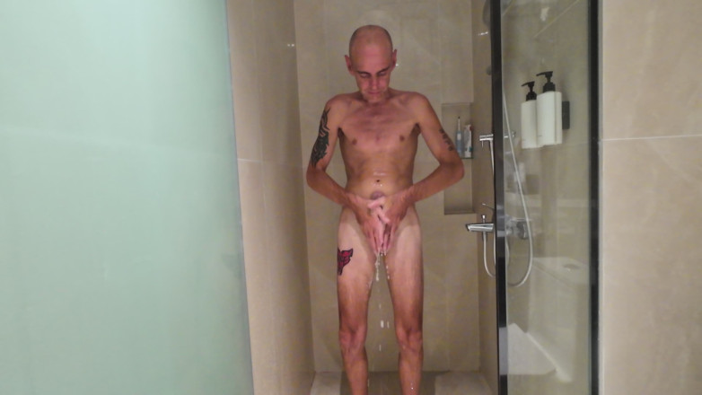 Big dick dadddy: คนขี้เงี่ยนบนฉันขณะที่ฉันอาบน้ําและล้างควยใหญ่ของฉันทําให้สบู่และลื่นทั้งหมด