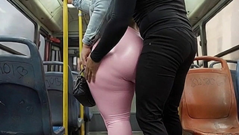 Xprohibidox1: Bala allevata bbw ottiene il culo in pantaloni rosa attillati...