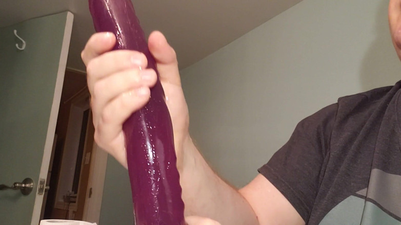 Charlieboy69: Oral adânc în gât