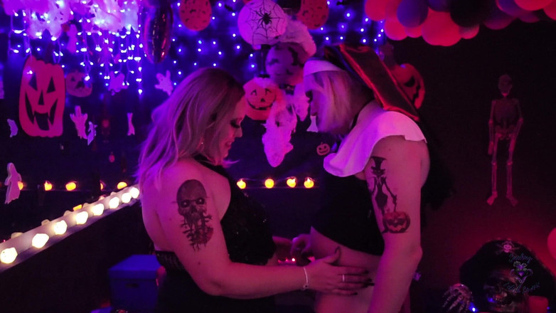 HollyCox: Kouřové kouření: halloweenské svádění