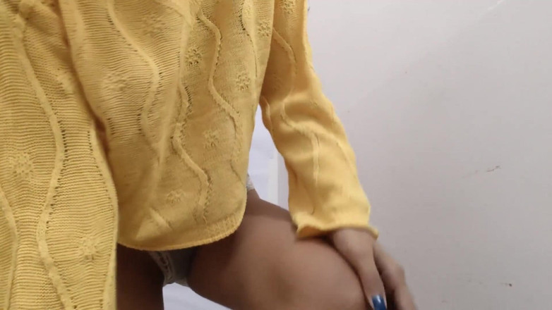 desigirl93: Bini kampung Nepal menjolok pepek basah.