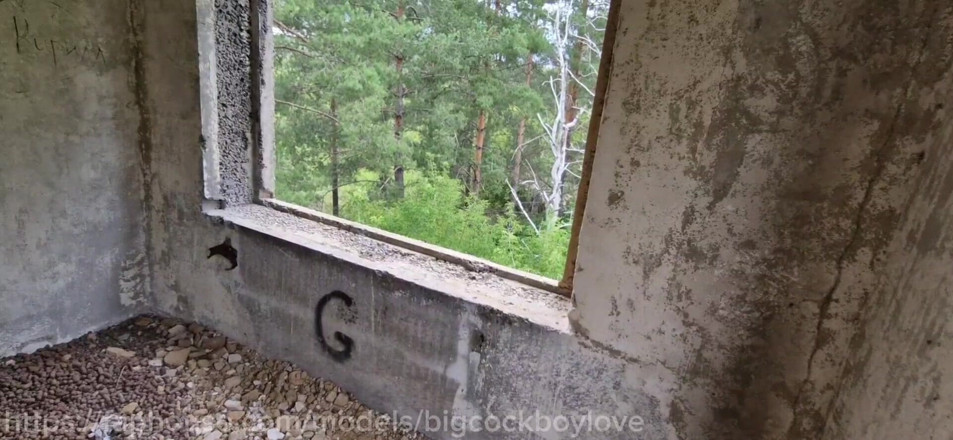 AlexGay: Se folló duro a un extraño en un edificio abandonado,...