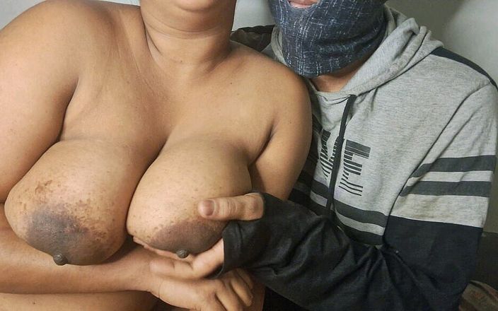 Ritababhi Official: Kåt fru suger bröst med hårt knullad