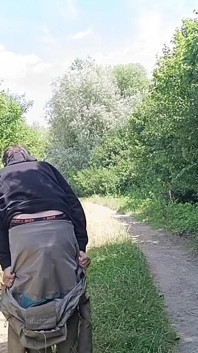 Ryzykowne na opustoszałej połące / Ryzykowne samotne wyprawa na świeżym powietrzu